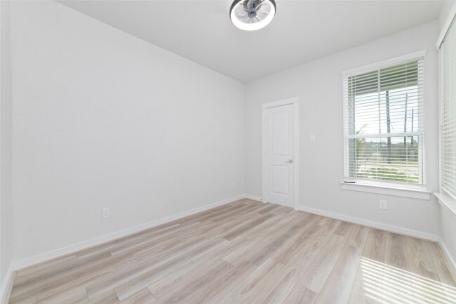 Building Photo - 32906 School Hl Rd