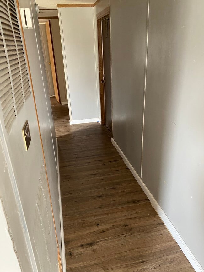 Building Photo - 49 Coach Dr