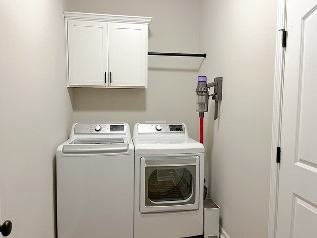 Building Photo - 211 Sparkling Meadows Ln