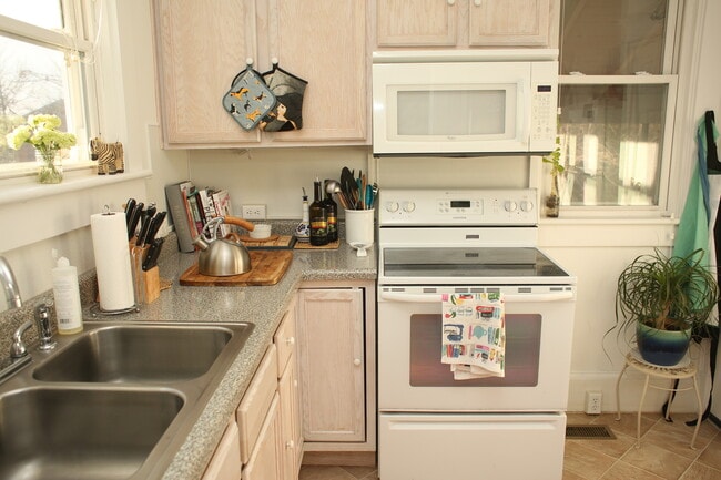 Building Photo - 119 Observatory Ave