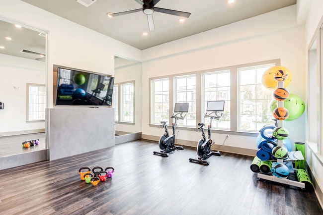 Foto del edificio - 599 Tapestry Lp