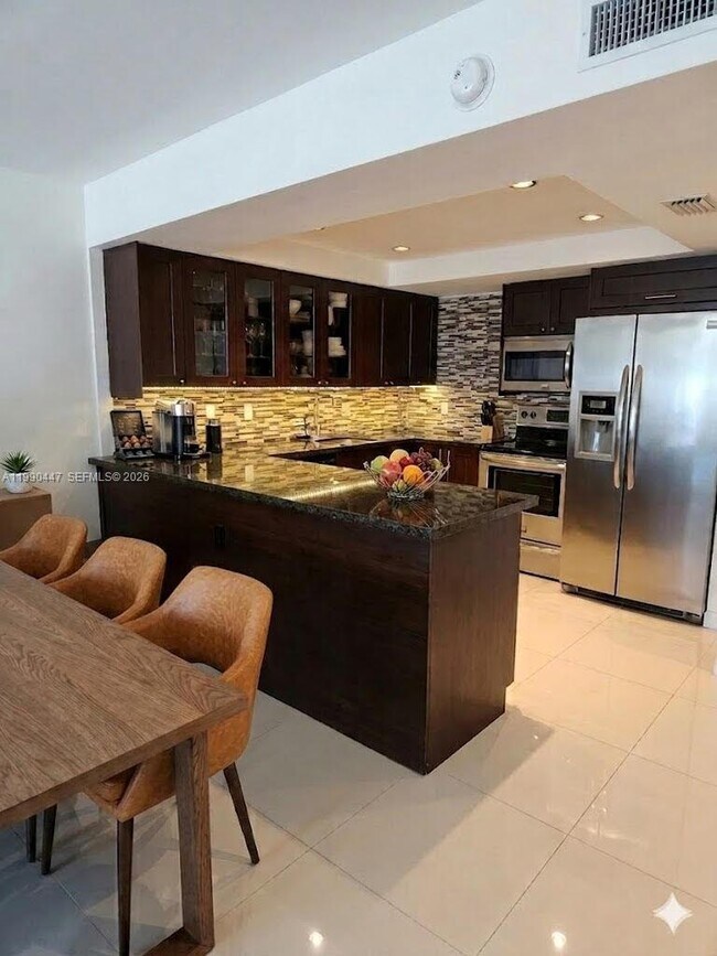 Foto del edificio - 2851 NE 183rd St