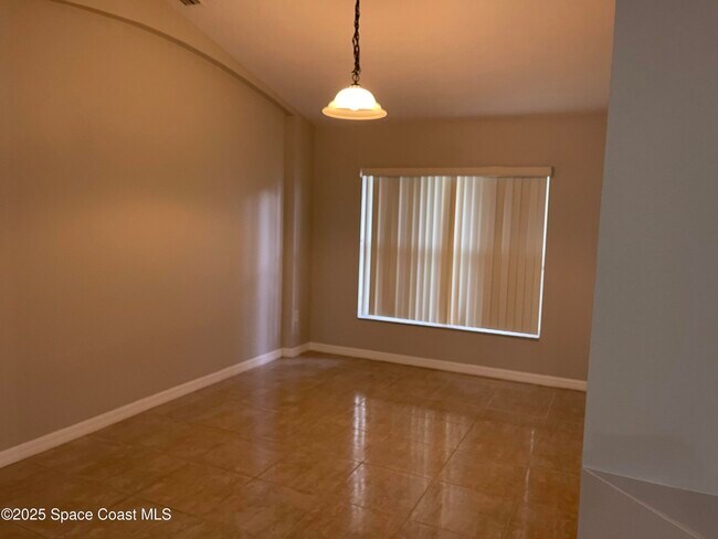 Foto del edificio - 1044 Sedgewood Cir