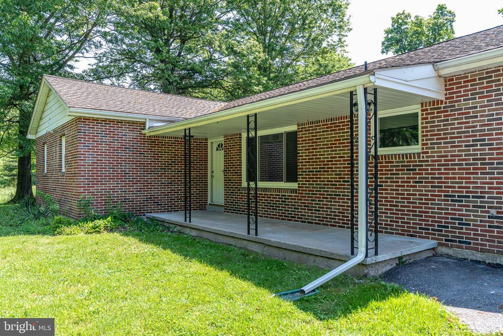 Primary Photo - 2275 Steinsburg Rd