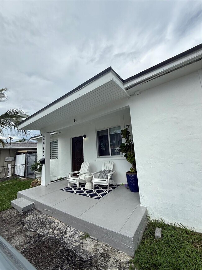 Foto del edificio - 2445 SW 90th Ave