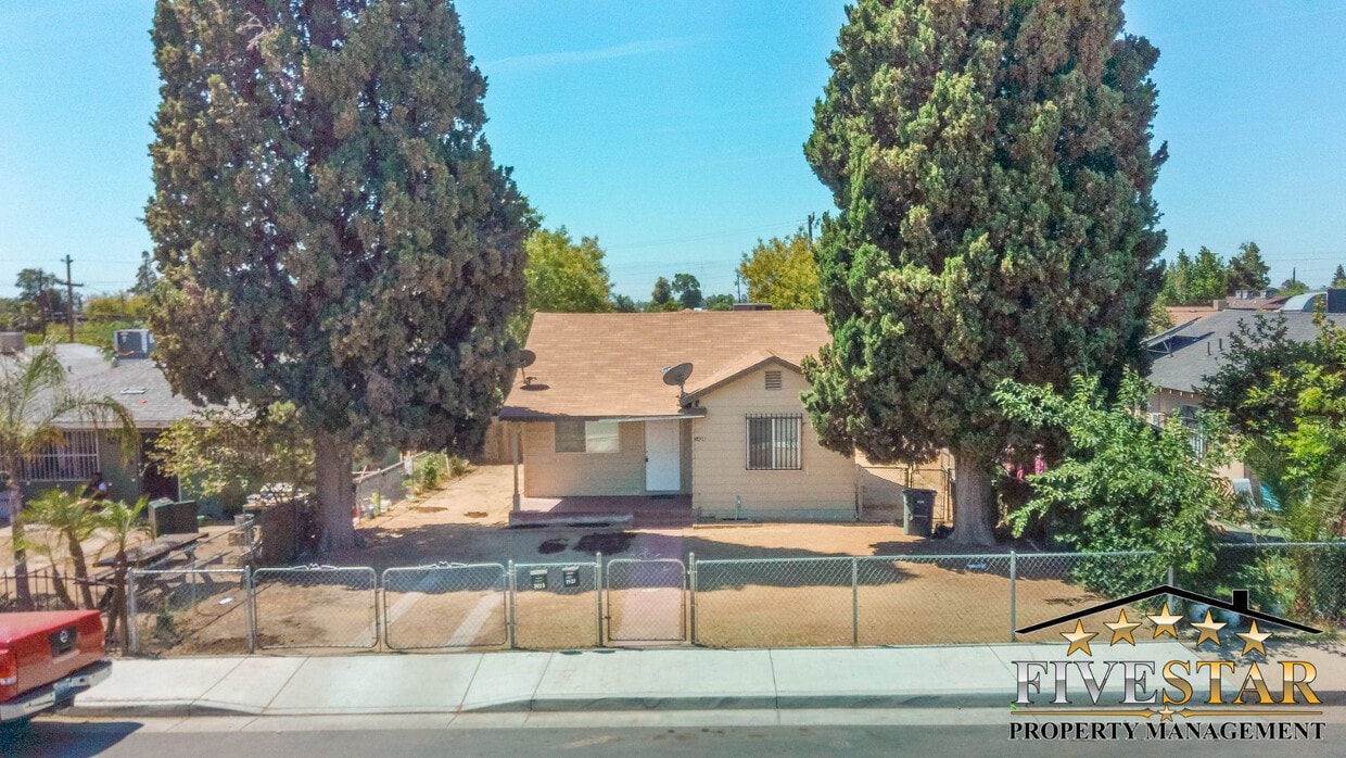 1421 Quincy St, Bakersfield, CA 93305 House Rental in Bakersfield, CA
