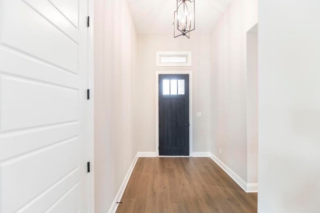 Foto del edificio - 402 Otters Rdg Dr