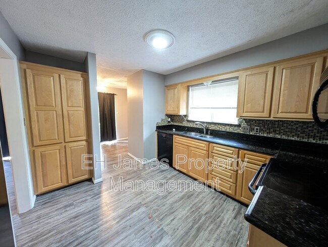 Foto del edificio - 8220 S College Ave