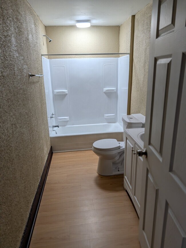 Foto del edificio - 1842 E 31st St