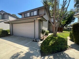 Building Photo - 827 El Paso Ct