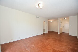 Building Photo - 2601 Bellefontaine