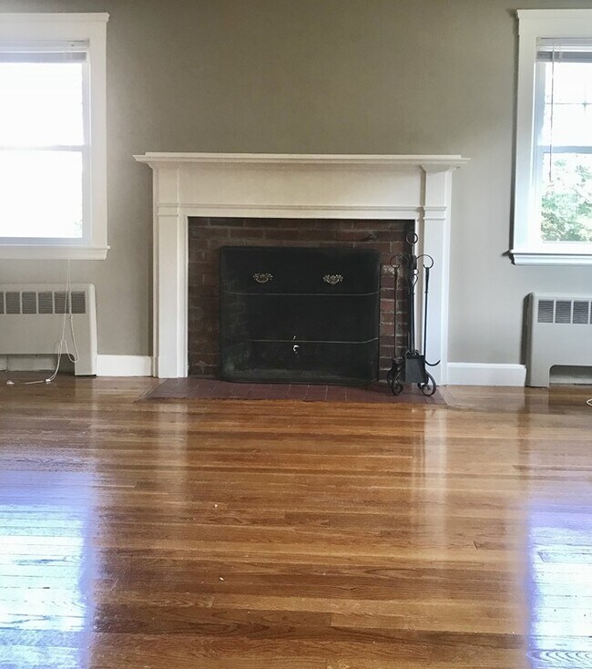 31 E Wyoming Ave Unit 1, Melrose, MA 02176 Room for Rent in Melrose