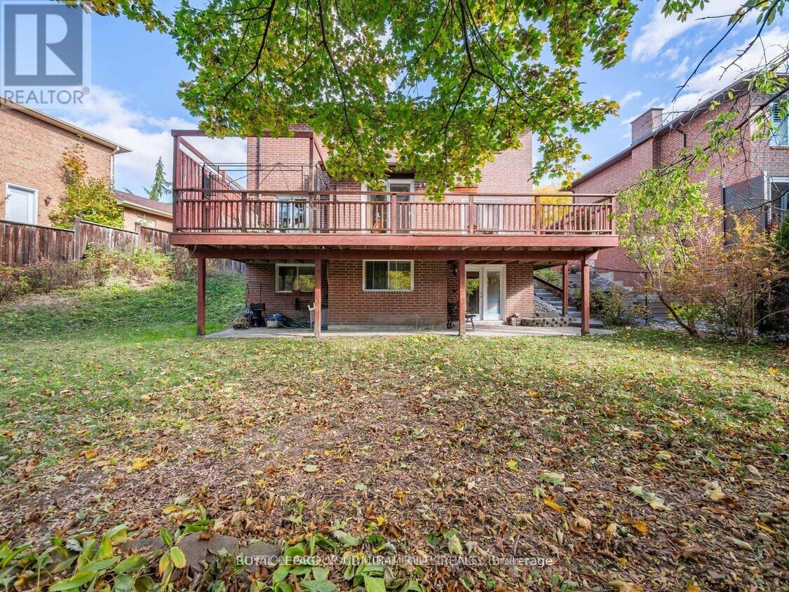 Building Photo - 51 Houseman Crescent