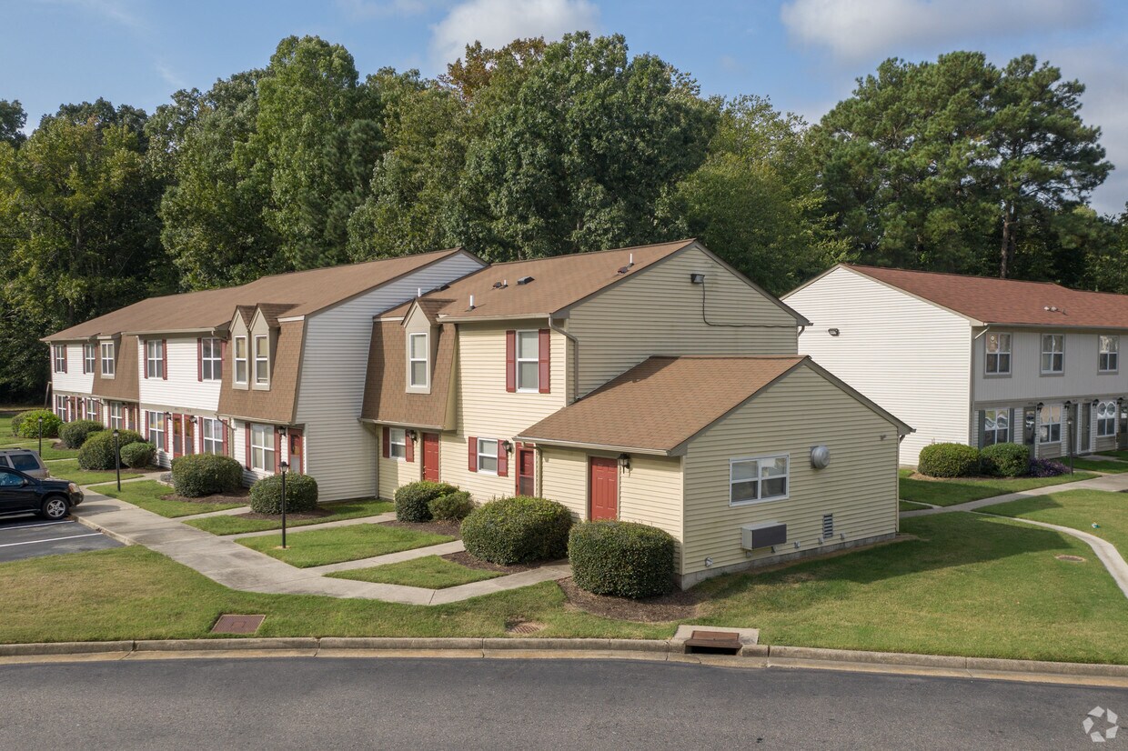 Young's Mill Apartments 552 Live Oak Ln Newport News, VA Apartments