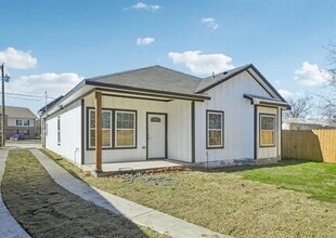 Building Photo - 3853 Stalcup Rd