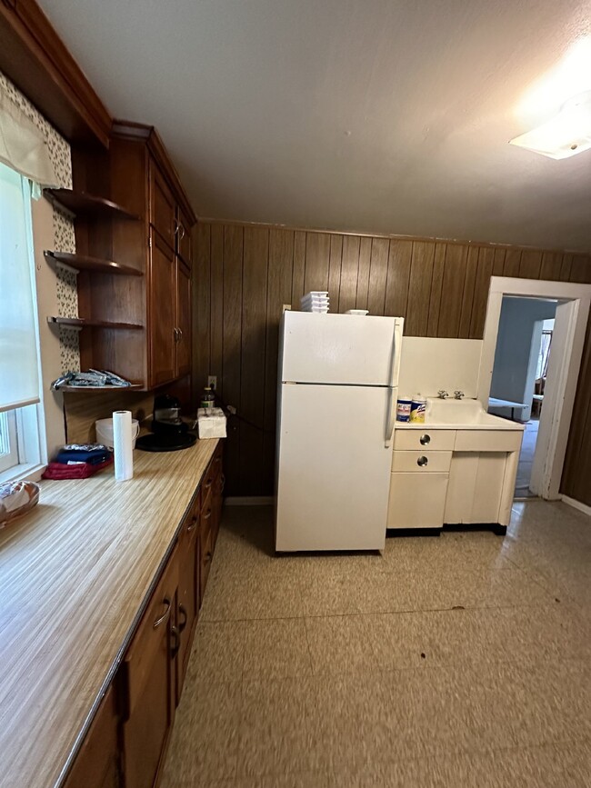 Building Photo - NO SECURITY DEPOSITS Great 3 bed 1 bath no...