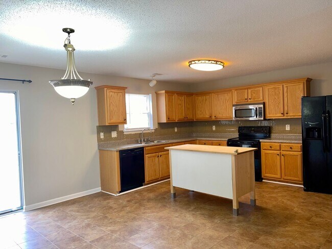 Foto del edificio - Updated 4 Bed/2.5 Bath in Great Location!