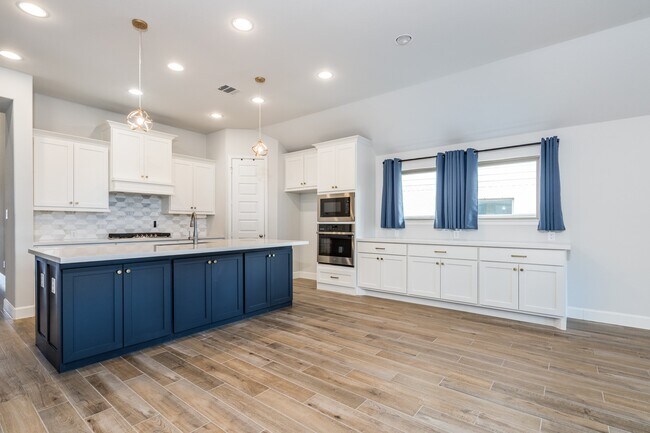 Building Photo - 12715 Plaza Solana Pl