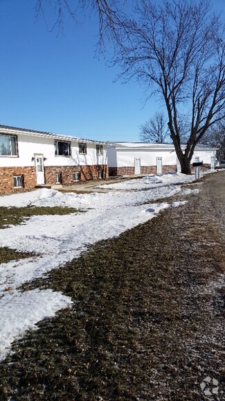 Building Photo - 245 Country Club Dr
