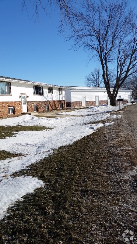 Building Photo - 245 Country Club Dr