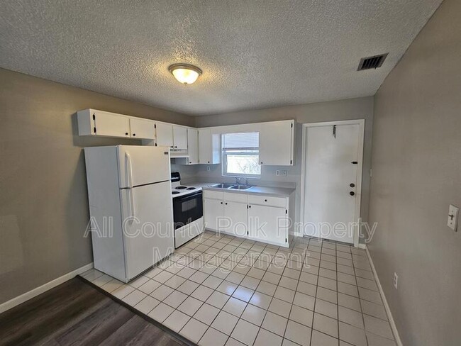 Foto del edificio - 455 Buck Moore Rd