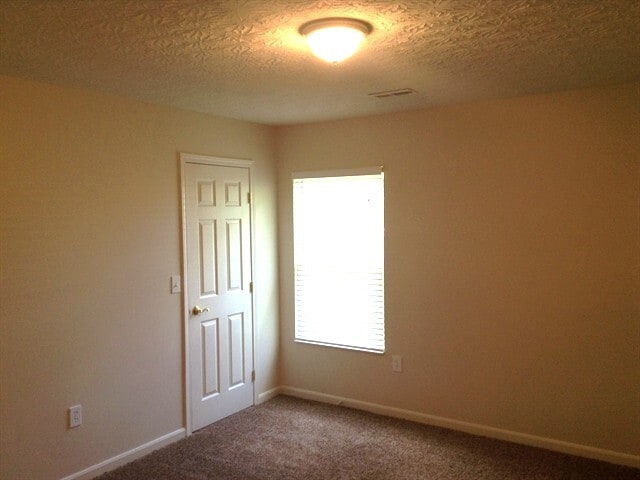 Building Photo - 2027 River Birch Dr