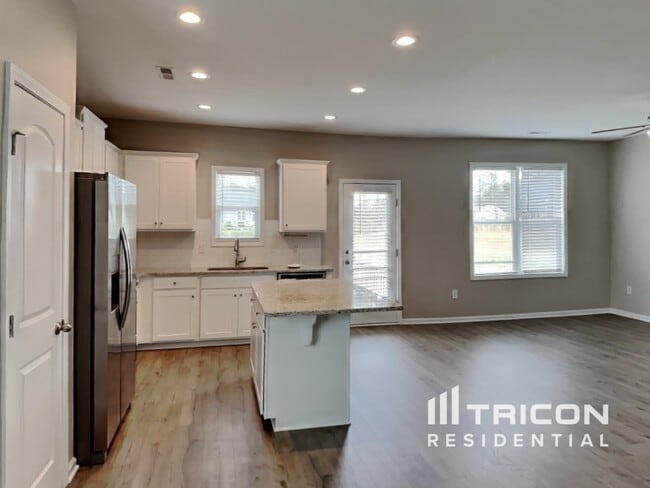 Building Photo - 376 Olde Pl