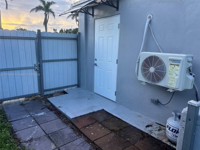 Foto del edificio - 12500 NW 22nd Ave