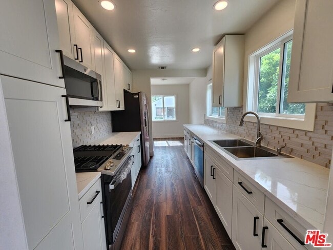 Building Photo - 6639 Chimineas Ave
