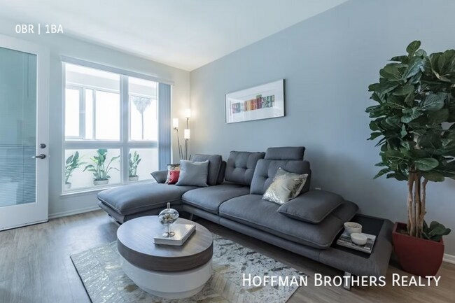 Foto del edificio - 5839 W Sunset Blvd