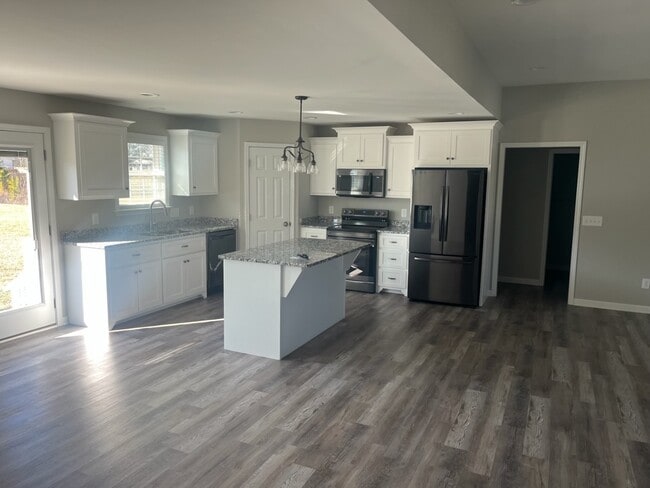 Building Photo - 110 Sundance Dr