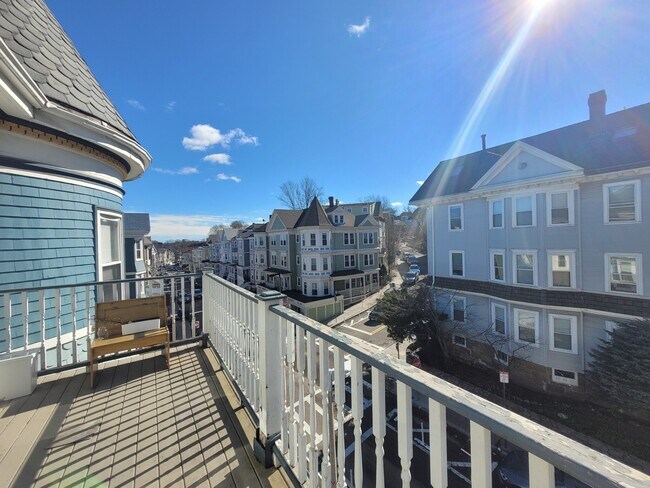 Foto del edificio - 83 Hillside St