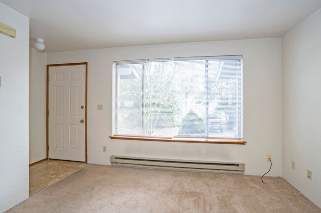 Building Photo - Spacious 3 Bedroom Home in Bremerton!