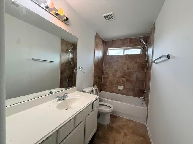Foto del edificio - 2814 Ridgeglen Ln