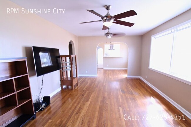 Building Photo - Bright & Spacious 2-Bedroom, 2-Bath Home o...