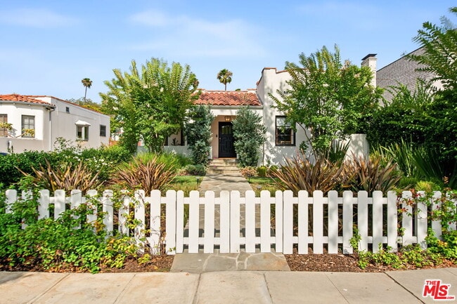 Building Photo - 348 N Citrus Ave