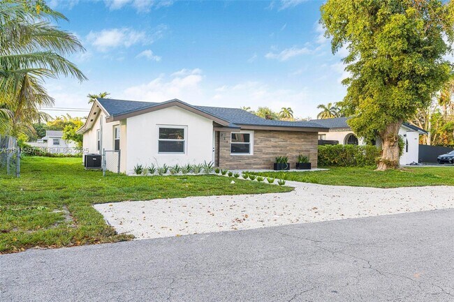 Foto del edificio - 216 NE 160th St