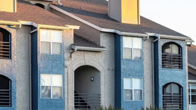 Building Photo - 13621 Feather Sound Cir E