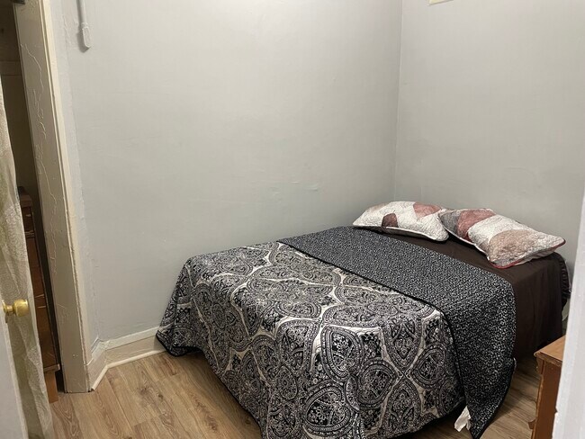 Foto del edificio - 2344 Prospect Ave E