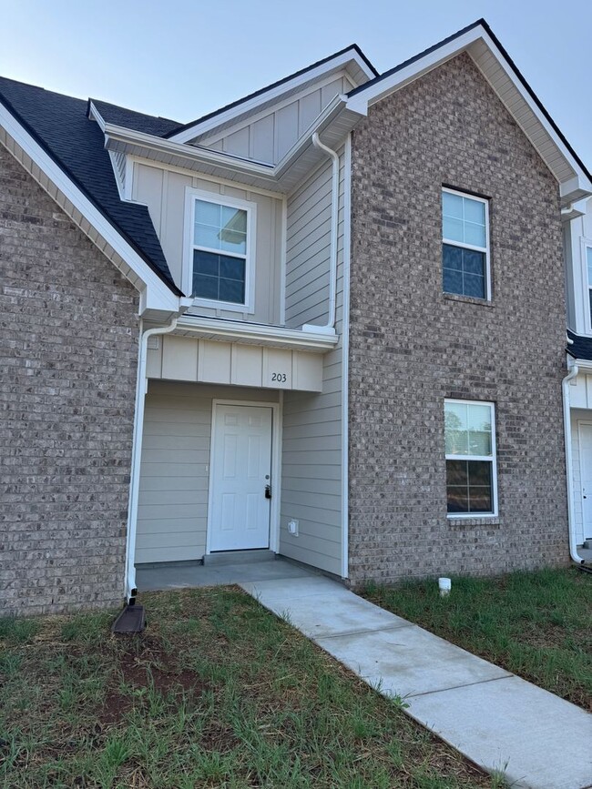 Photo - 203 Mountaindale Drive House