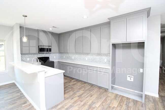 Foto del edificio - 4322 Canal St