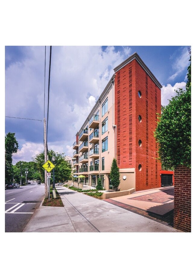 Interior Photo - 1045 Piedmont Avenue Apartments