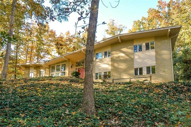 Building Photo - 6495 Vernon Woods Dr NE