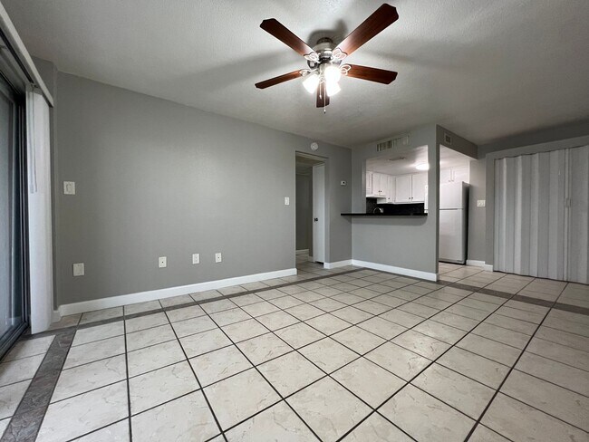 Foto del edificio - Altamonte Springs 1/1 Condo ~ Lakefront Community ~ Great Amenities!!