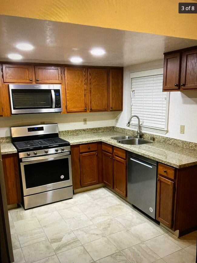 Kitchen - 421 37th St House