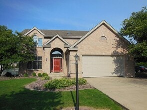 Building Photo - 9939 Sequoia Ln