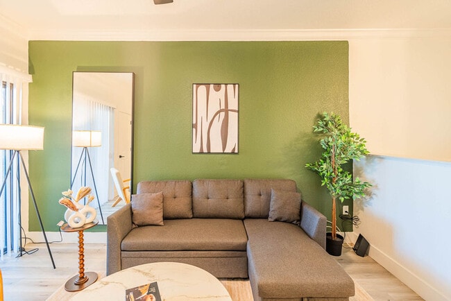 Foto del edificio - 2155 S 55th St