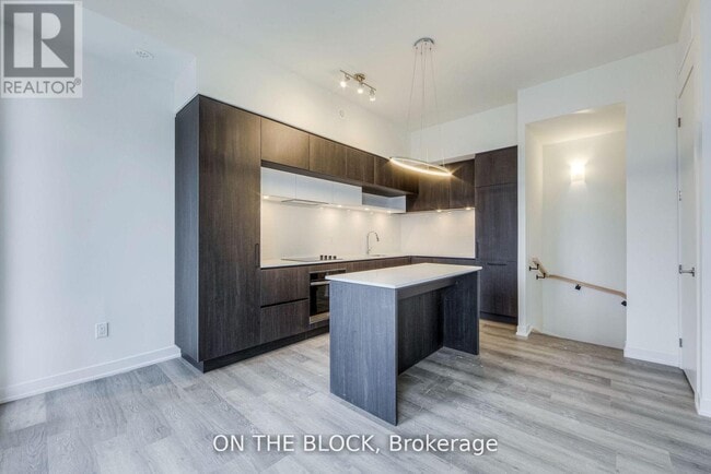 Photo du bâtiment - 15 David Eyer Rd