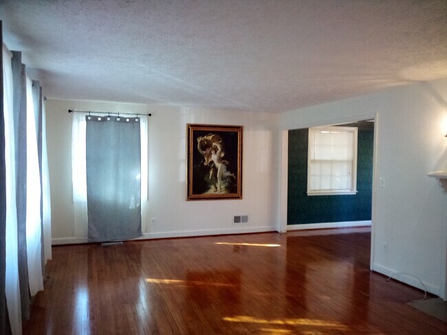 Foto del edificio - 2 E 54th St