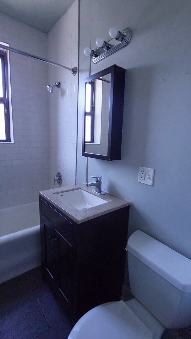 Building Photo - 1751 E 55th St